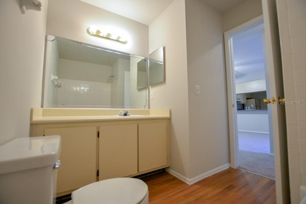 待售: $130,000 (2 贝兹, 2 浴室, 1126 平方英尺)