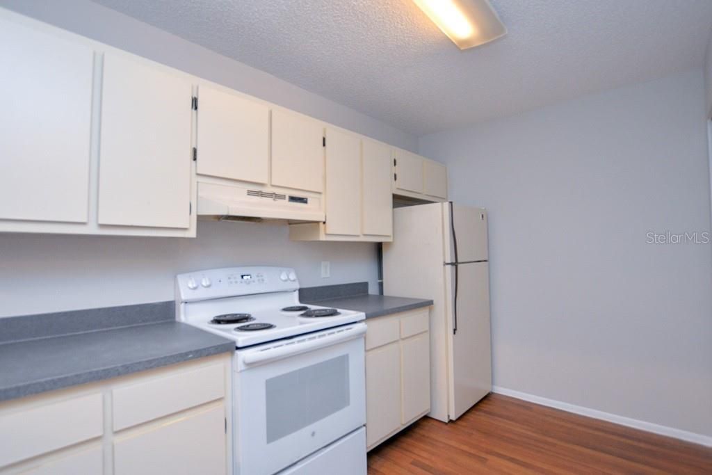 待售: $130,000 (2 贝兹, 2 浴室, 1126 平方英尺)