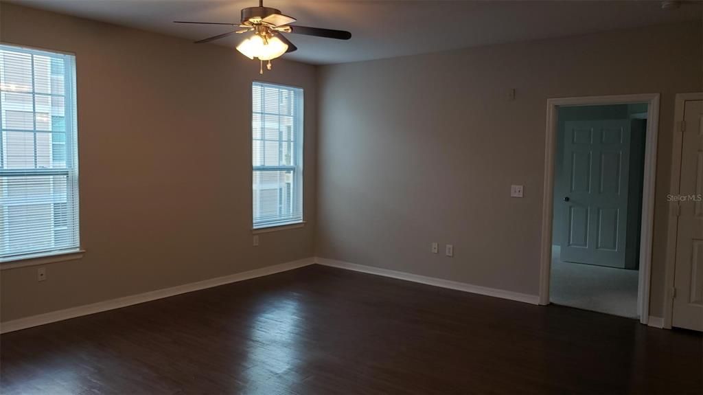 В аренду: $1,495 (2 спален, 2 ванн, 1031 Квадратных фут)