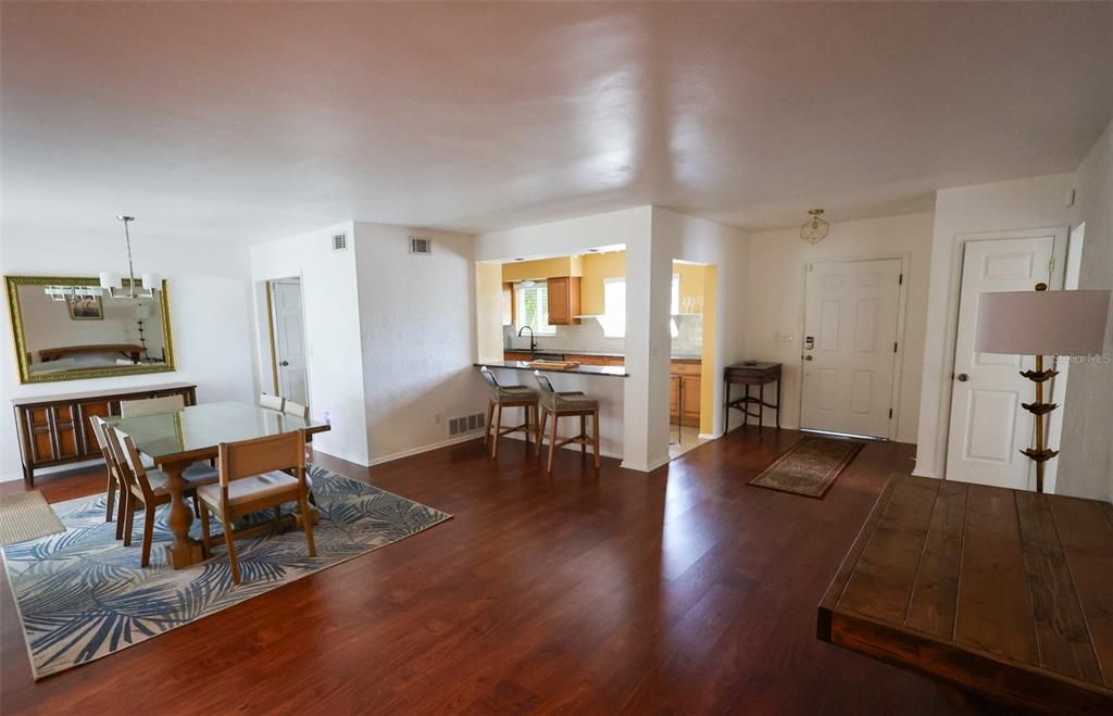 En Renta: $3,000 (3 camas, 3 baños, 1913 Pies cuadrados)