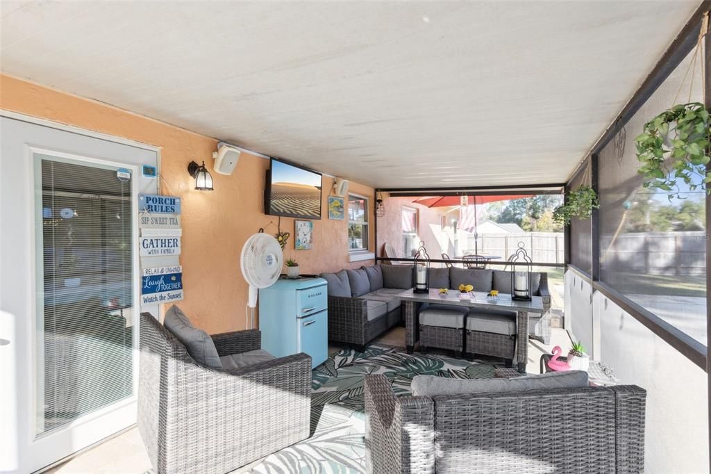 En Venta: $330,000 (3 camas, 2 baños, 1426 Pies cuadrados)