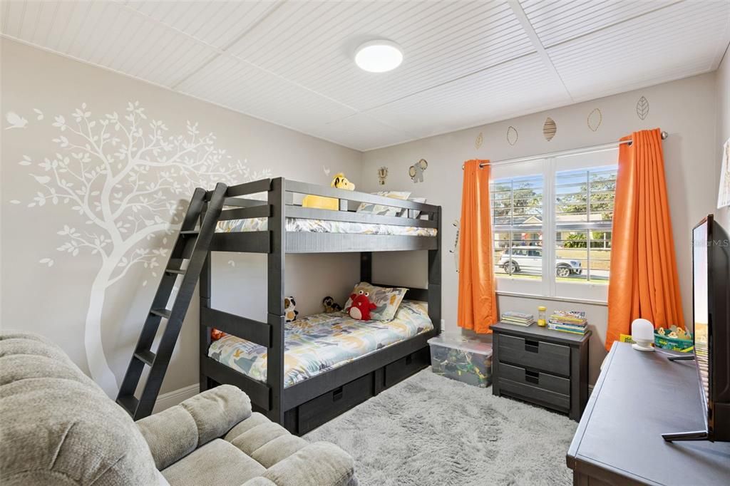 En Venta: $330,000 (3 camas, 2 baños, 1426 Pies cuadrados)