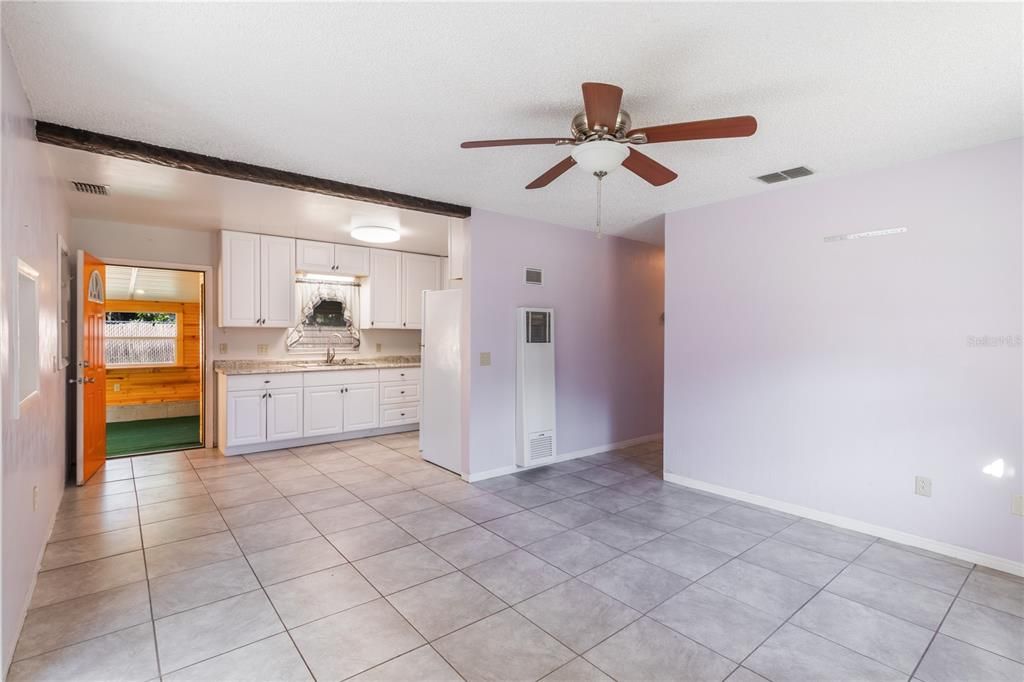 待售: $219,000 (2 贝兹, 2 浴室, 1420 平方英尺)