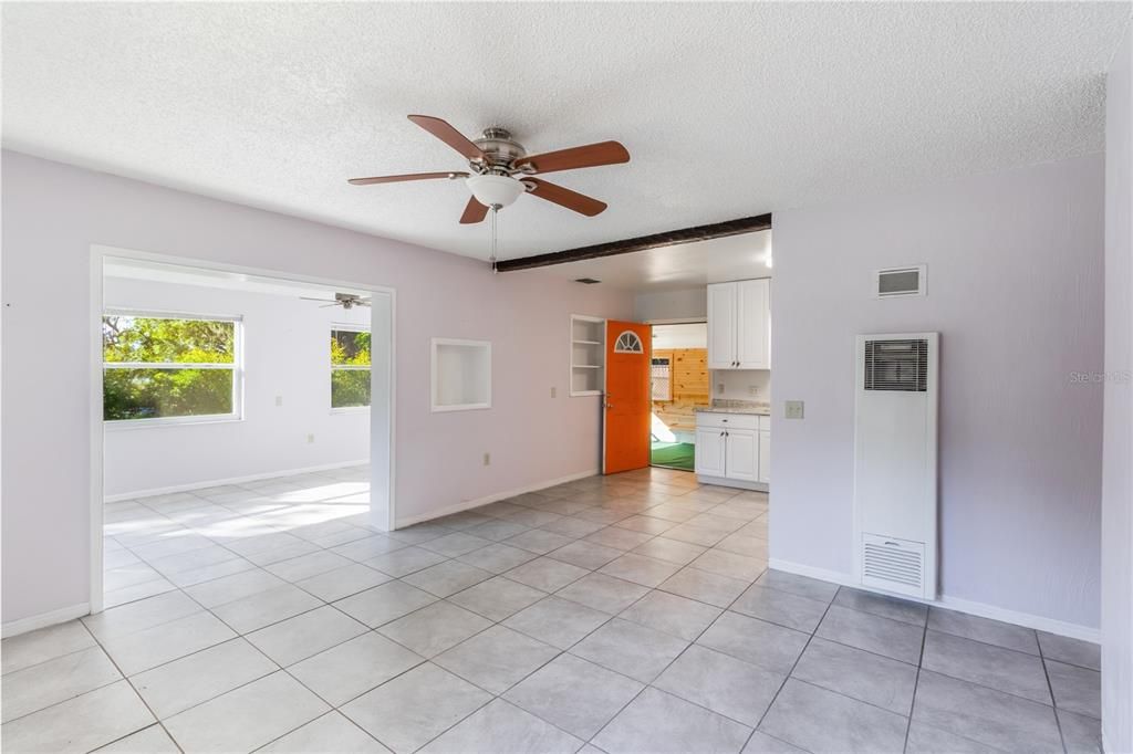 待售: $219,000 (2 贝兹, 2 浴室, 1420 平方英尺)