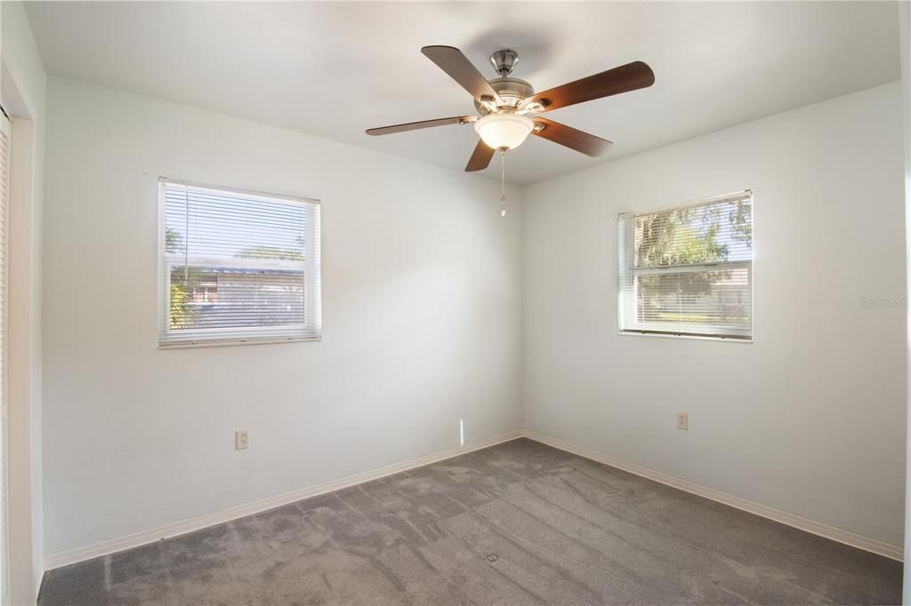 待售: $219,000 (2 贝兹, 2 浴室, 1420 平方英尺)