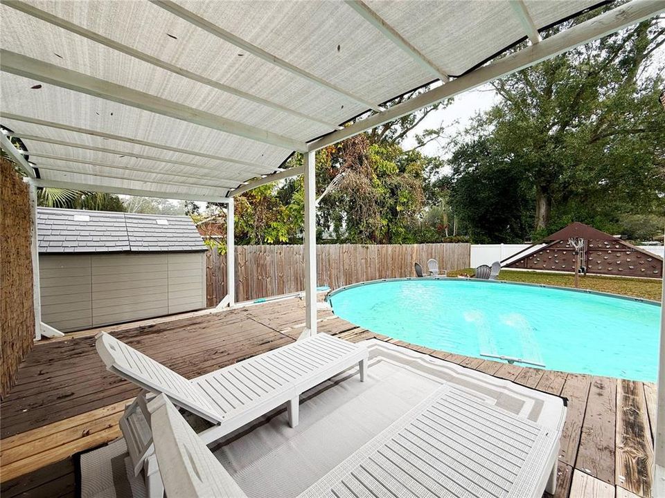 For Sale: $261,000 (3 beds, 2 baths, 1289 Square Feet)