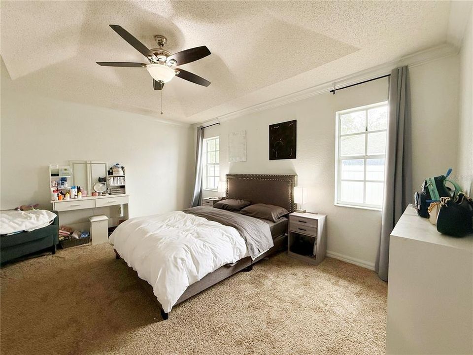 For Sale: $261,000 (3 beds, 2 baths, 1289 Square Feet)