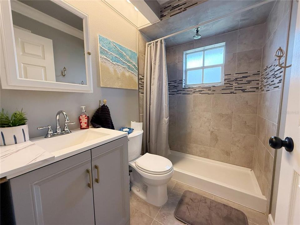 For Sale: $261,000 (3 beds, 2 baths, 1289 Square Feet)