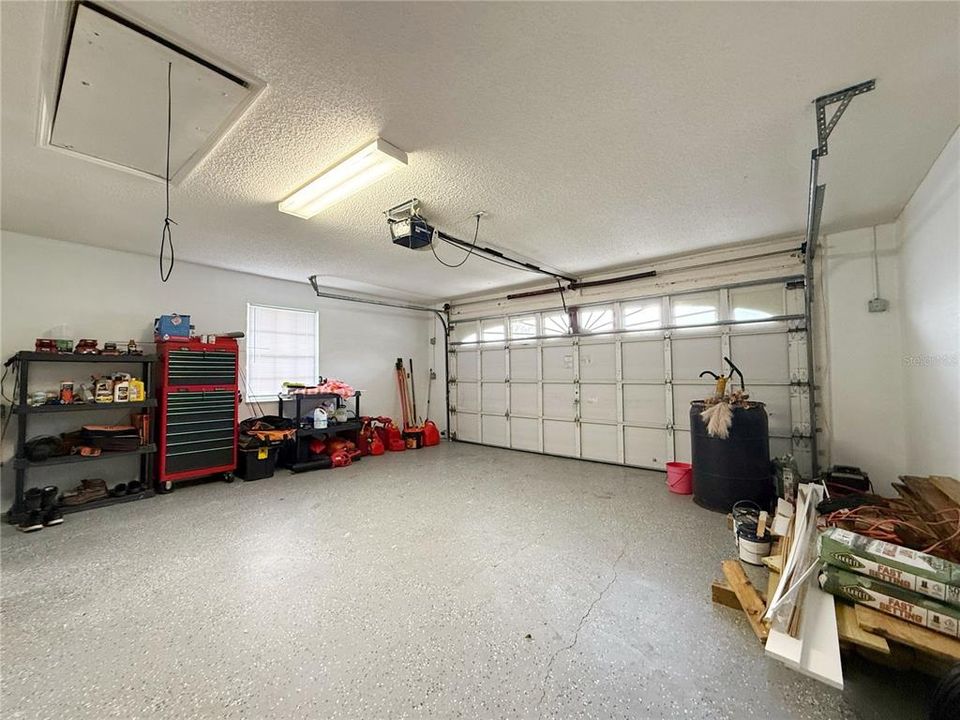 For Sale: $261,000 (3 beds, 2 baths, 1289 Square Feet)