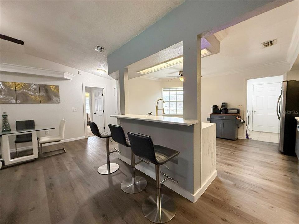 For Sale: $261,000 (3 beds, 2 baths, 1289 Square Feet)