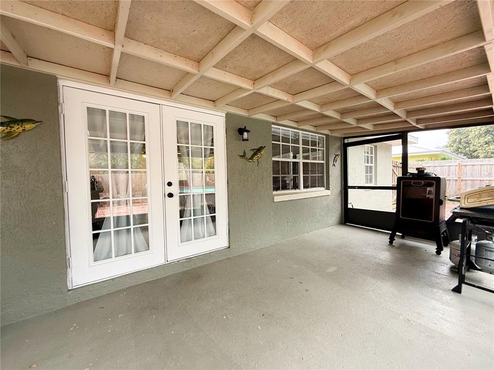 For Sale: $261,000 (3 beds, 2 baths, 1289 Square Feet)