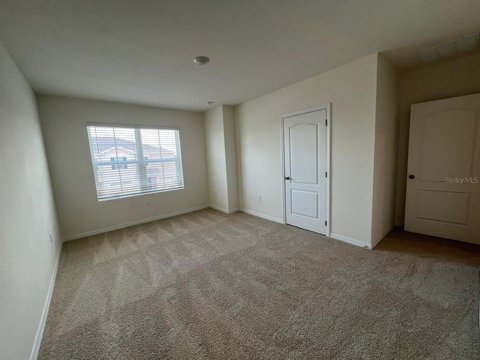 For Rent: $2,000 (3 beds, 2 baths, 1463 Square Feet)