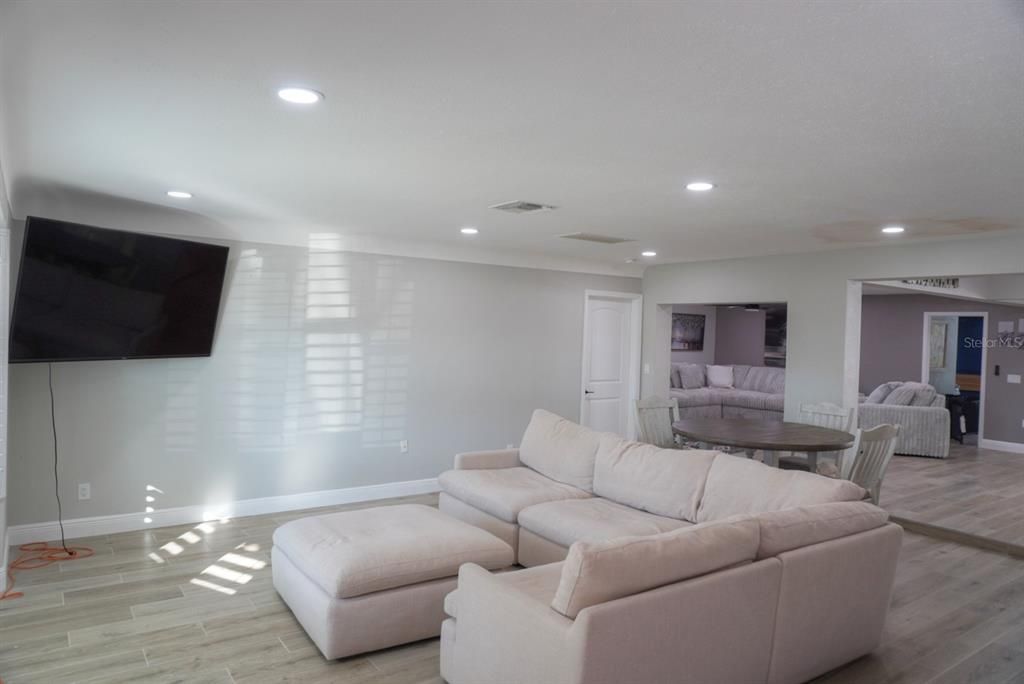 For Rent: $5,200 (3 beds, 2 baths, 2505 Square Feet)