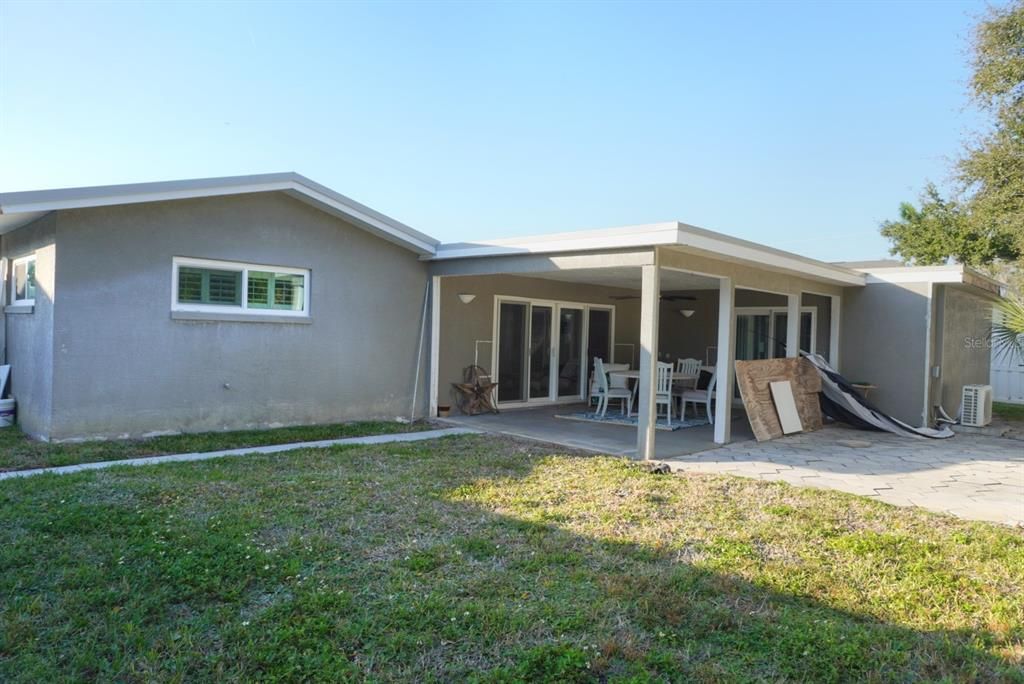 For Rent: $5,200 (3 beds, 2 baths, 2505 Square Feet)