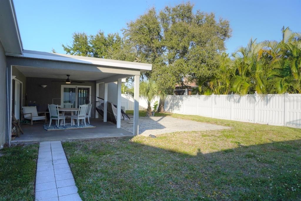 For Rent: $5,200 (3 beds, 2 baths, 2505 Square Feet)