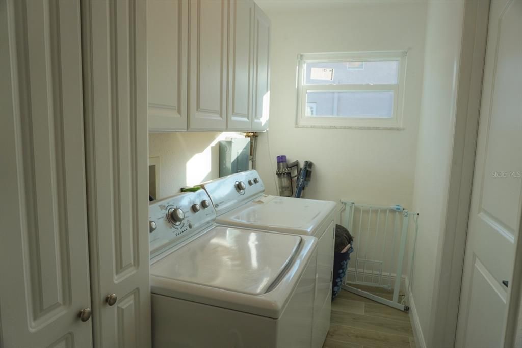 For Rent: $5,200 (3 beds, 2 baths, 2505 Square Feet)