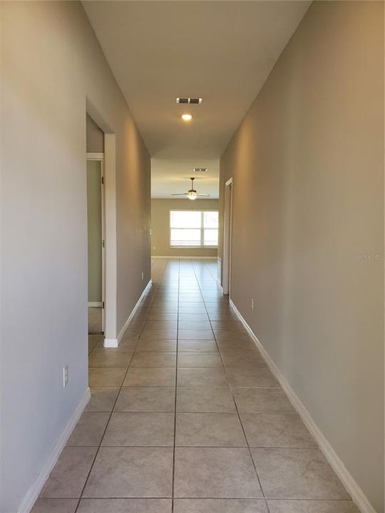 For Rent: $2,195 (4 beds, 2 baths, 1958 Square Feet)