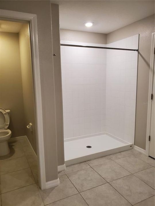 For Rent: $2,195 (4 beds, 2 baths, 1958 Square Feet)