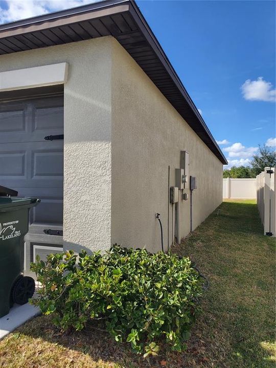 For Rent: $2,195 (4 beds, 2 baths, 1958 Square Feet)