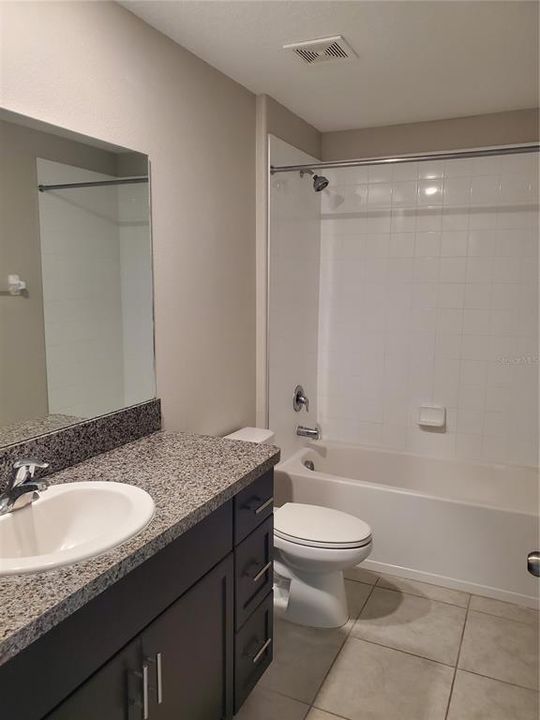 For Rent: $2,195 (4 beds, 2 baths, 1958 Square Feet)