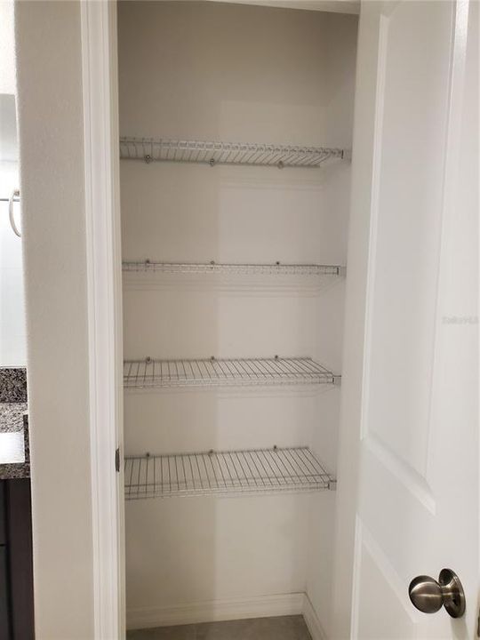 For Rent: $2,195 (4 beds, 2 baths, 1958 Square Feet)