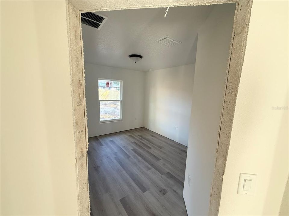 For Sale: $220,000 (4 beds, 2 baths, 1470 Square Feet)