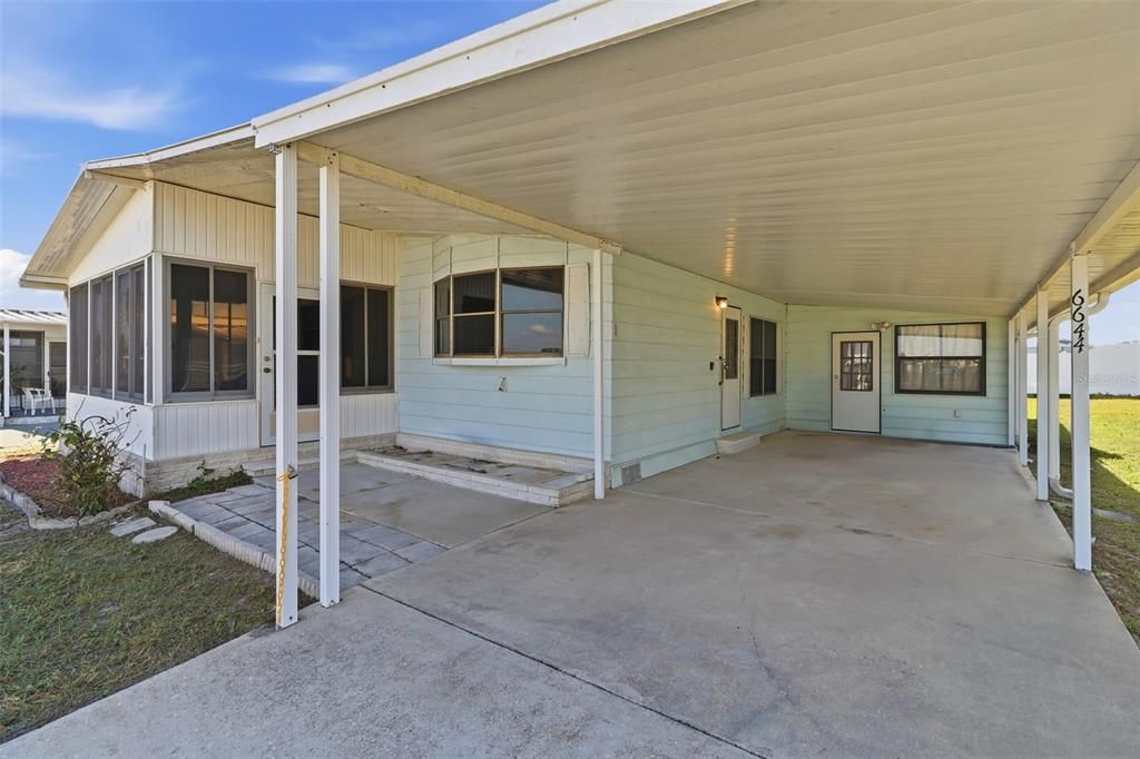 For Sale: $129,900 (2 beds, 2 baths, 1296 Square Feet)