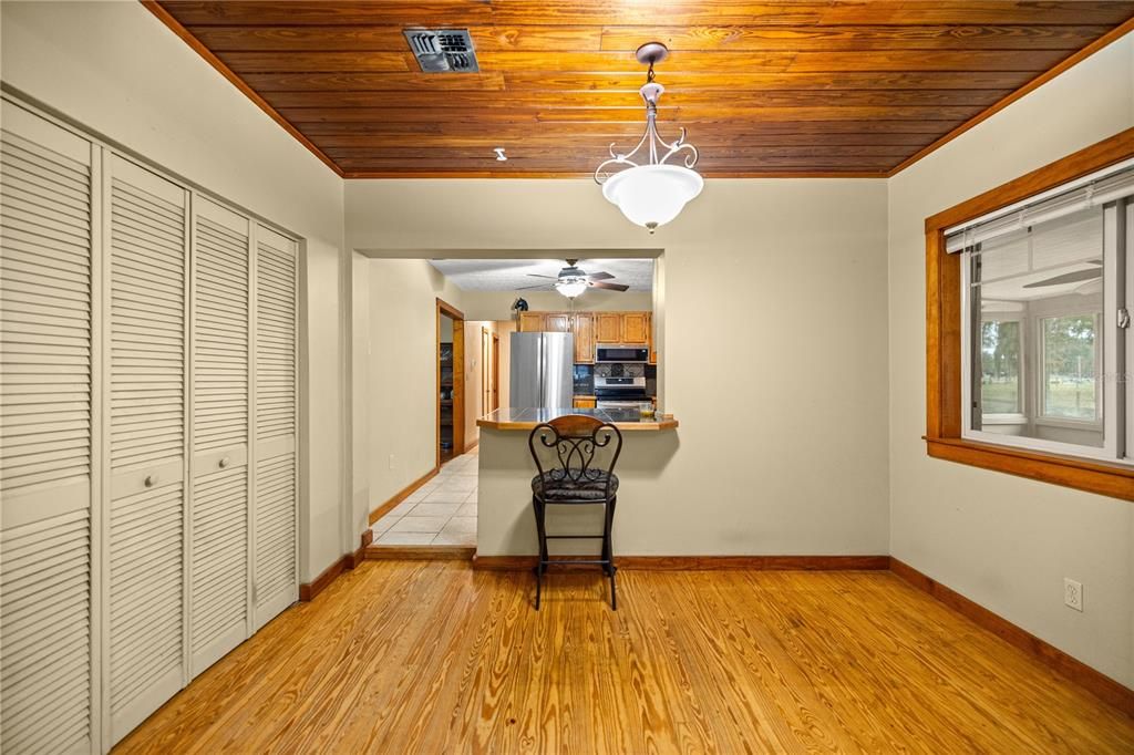 En Venta: $412,000 (3 camas, 2 baños, 1568 Pies cuadrados)