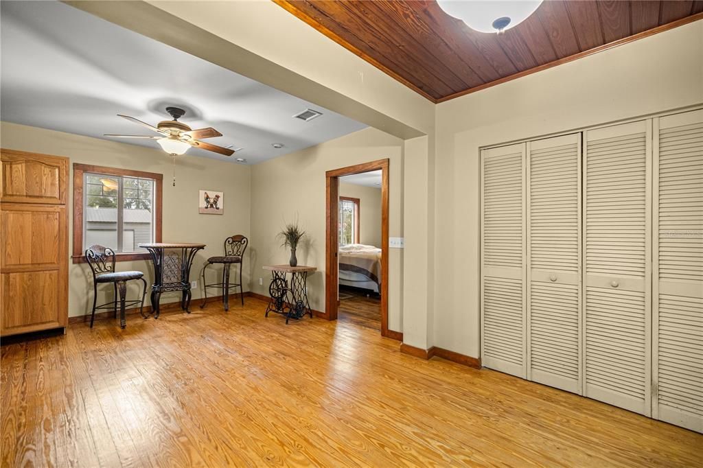 En Venta: $412,000 (3 camas, 2 baños, 1568 Pies cuadrados)