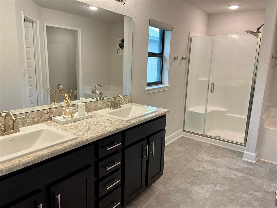 В аренду: $3,200 (4 спален, 3 ванн, 1608 Квадратных фут)