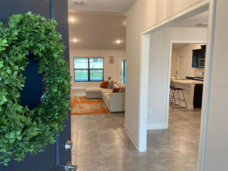 В аренду: $3,200 (4 спален, 3 ванн, 1608 Квадратных фут)