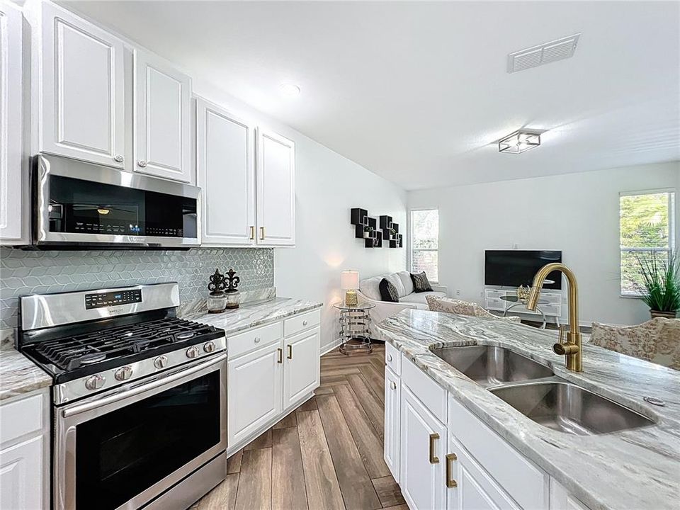 На продажу: $674,995 (3 спален, 2 ванн, 2514 Квадратных фут)