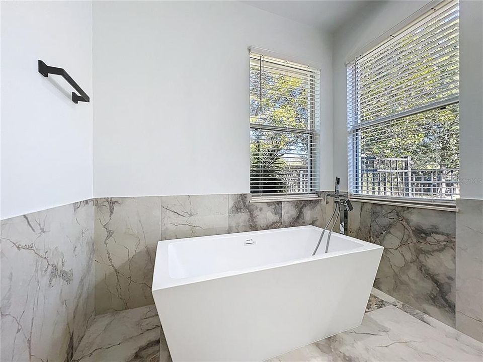 На продажу: $674,995 (3 спален, 2 ванн, 2514 Квадратных фут)