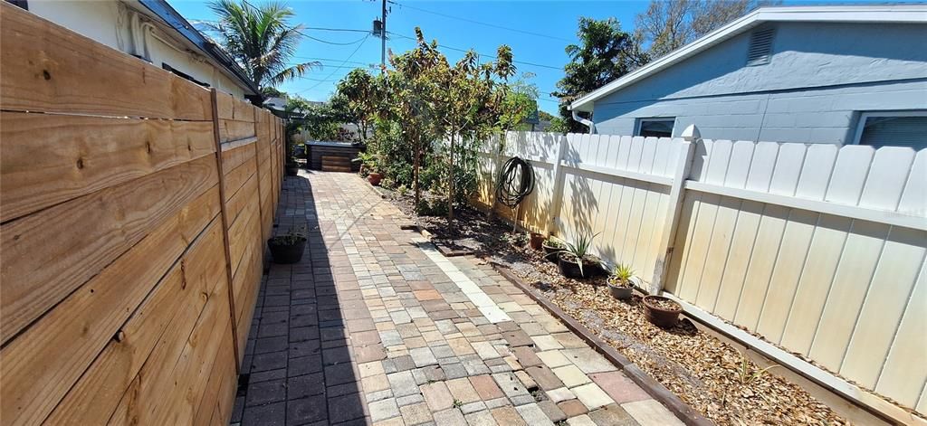 For Sale: $565,000 (3 beds, 3 baths, 2335 Square Feet)