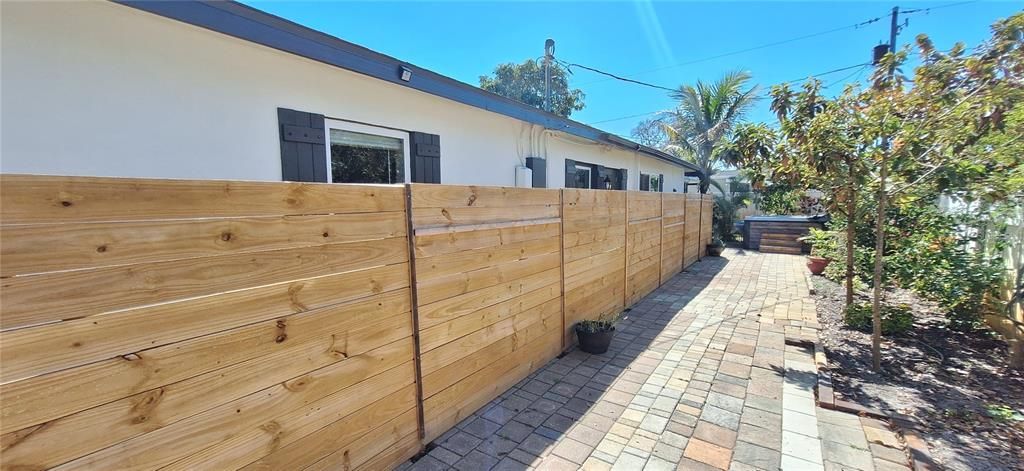 For Sale: $565,000 (3 beds, 3 baths, 2335 Square Feet)