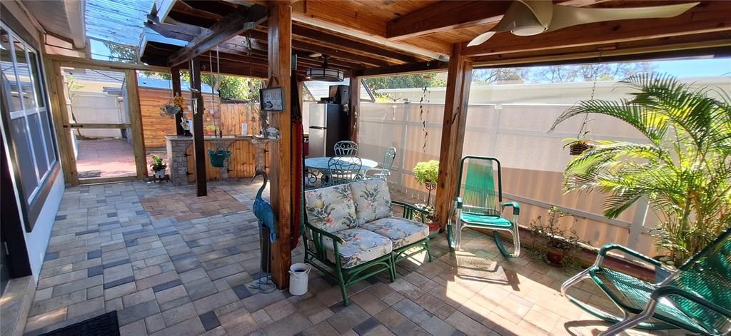 For Sale: $565,000 (3 beds, 3 baths, 2335 Square Feet)