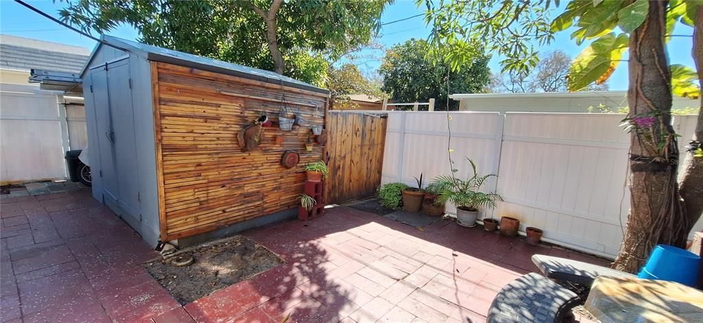 For Sale: $565,000 (3 beds, 3 baths, 2335 Square Feet)