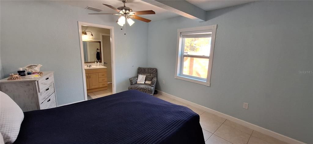 For Sale: $565,000 (3 beds, 3 baths, 2335 Square Feet)