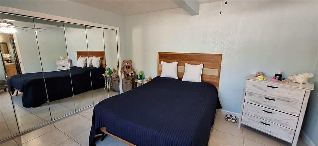 For Sale: $565,000 (3 beds, 3 baths, 2335 Square Feet)