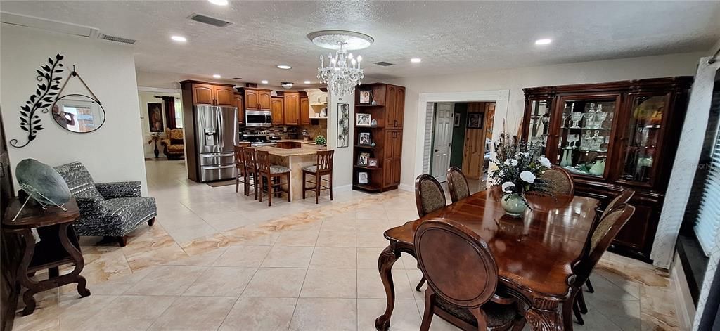 For Sale: $565,000 (3 beds, 3 baths, 2335 Square Feet)