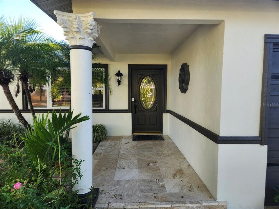 For Sale: $565,000 (3 beds, 3 baths, 2335 Square Feet)