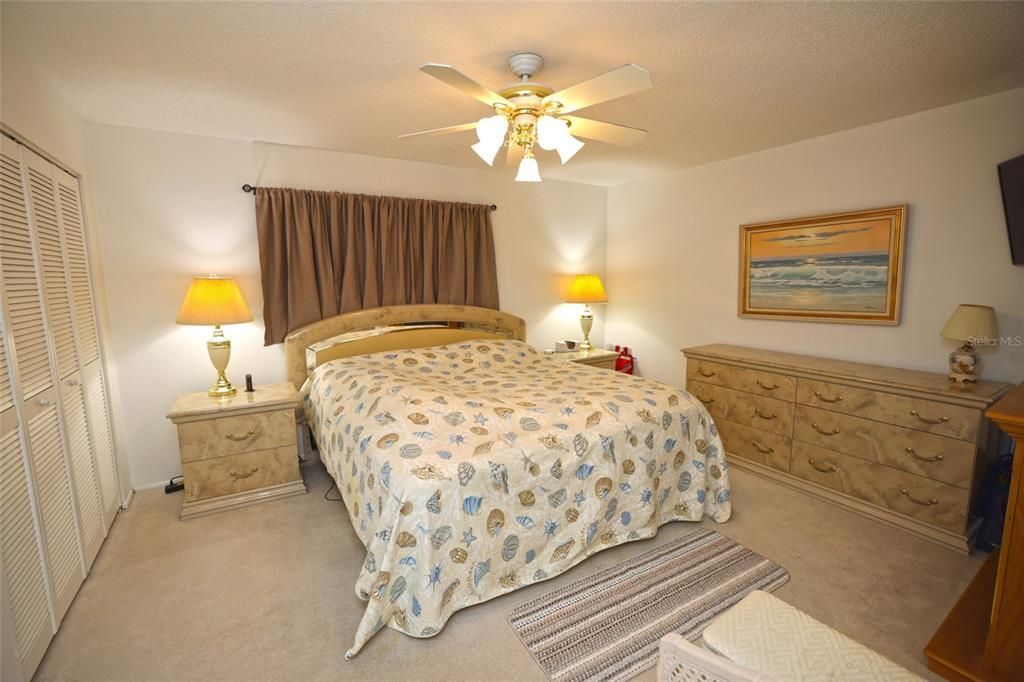 For Sale: $238,500 (2 beds, 2 baths, 1389 Square Feet)