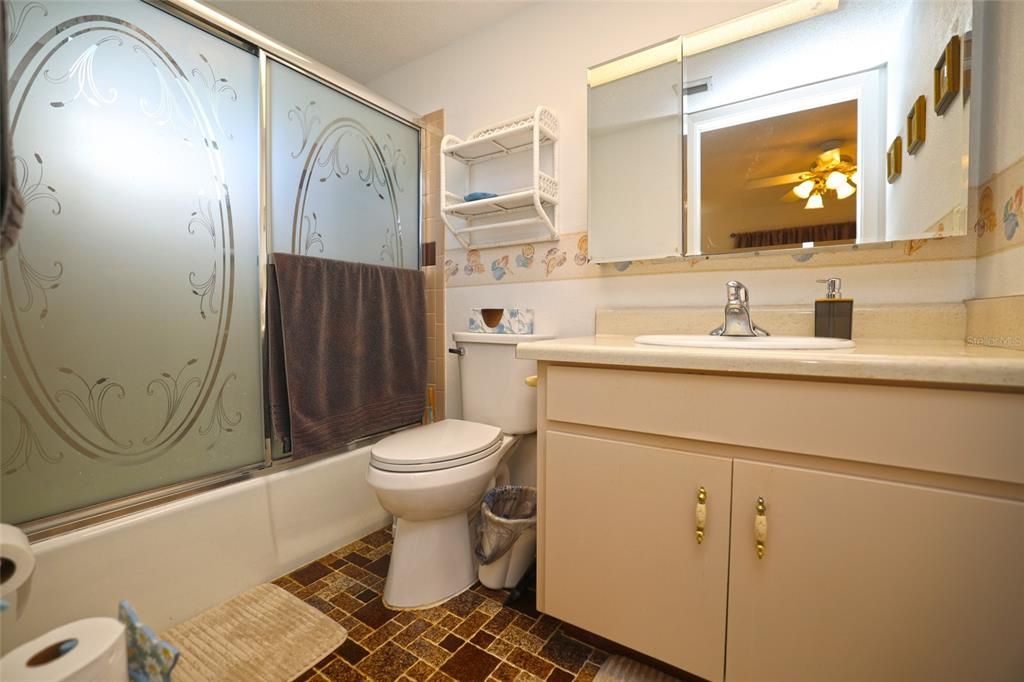 For Sale: $238,500 (2 beds, 2 baths, 1389 Square Feet)