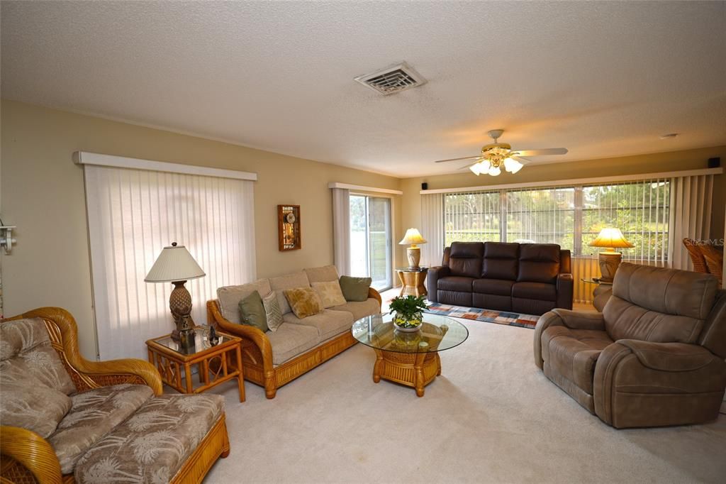 For Sale: $238,500 (2 beds, 2 baths, 1389 Square Feet)