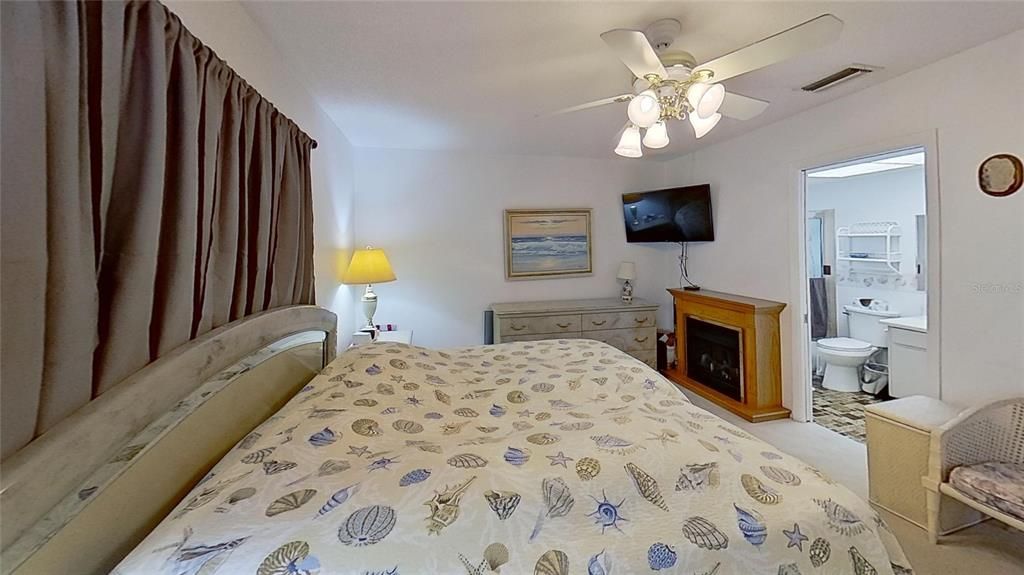 For Sale: $238,500 (2 beds, 2 baths, 1389 Square Feet)