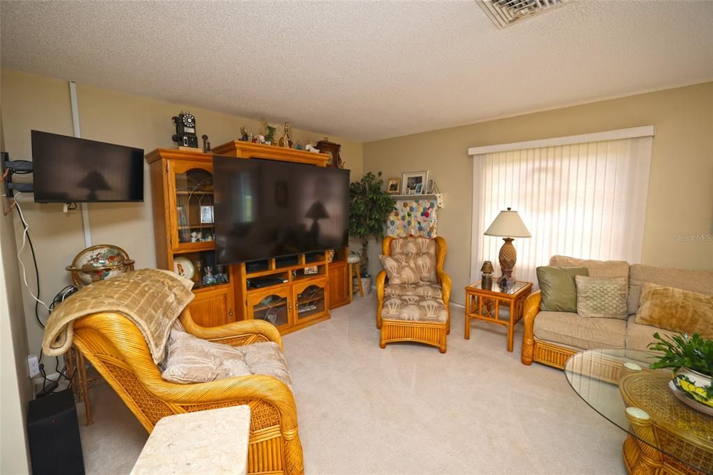 For Sale: $238,500 (2 beds, 2 baths, 1389 Square Feet)