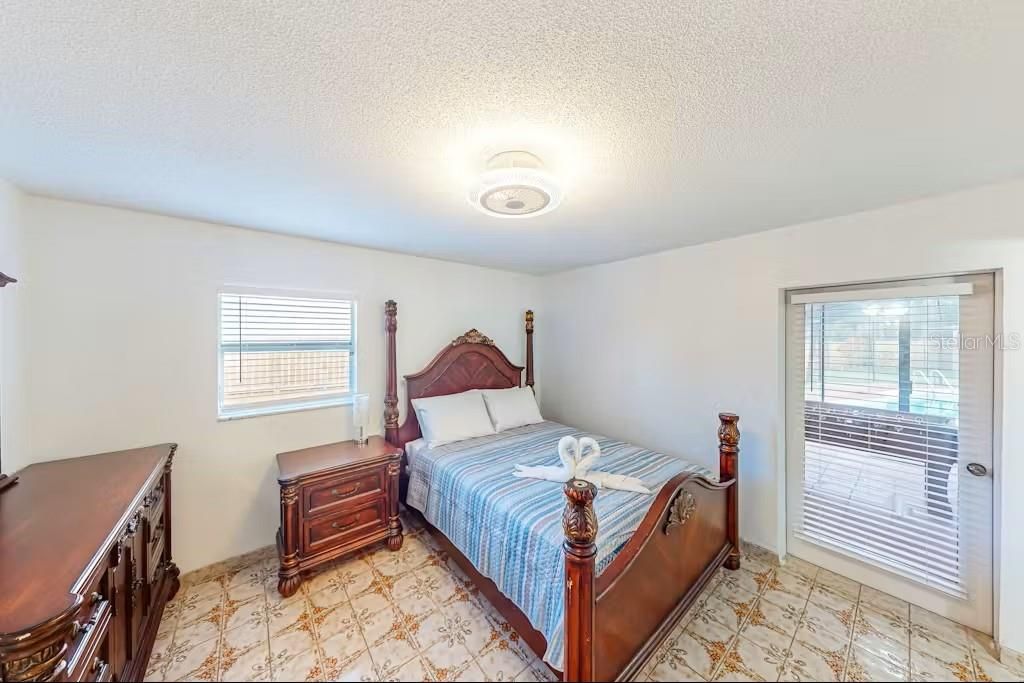 For Sale: $515,000 (3 beds, 2 baths, 2202 Square Feet)