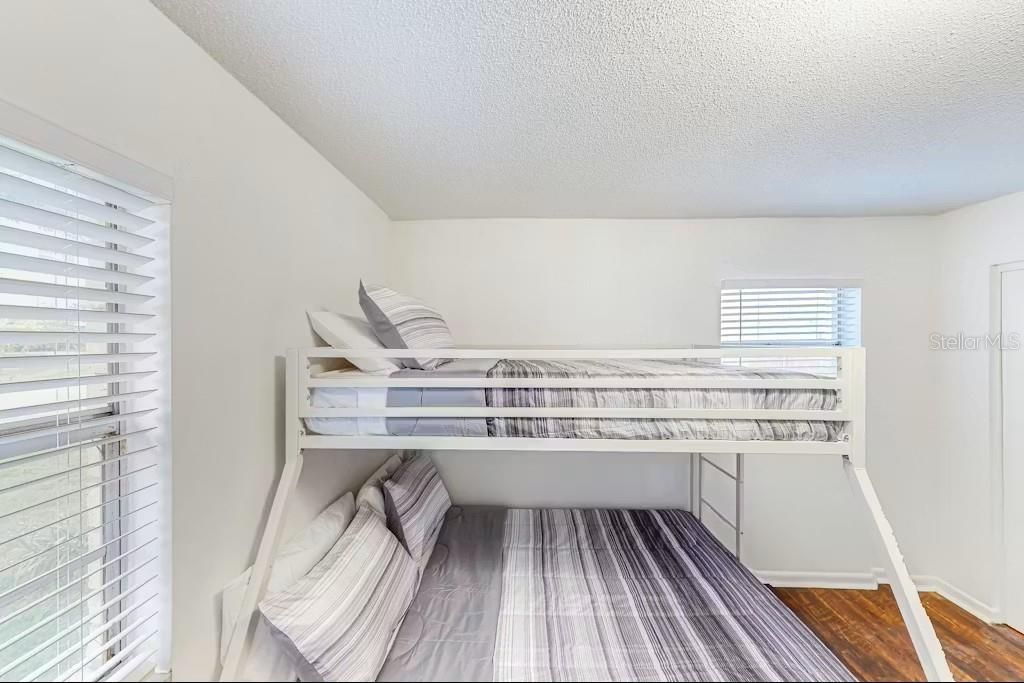 For Sale: $515,000 (3 beds, 2 baths, 2202 Square Feet)