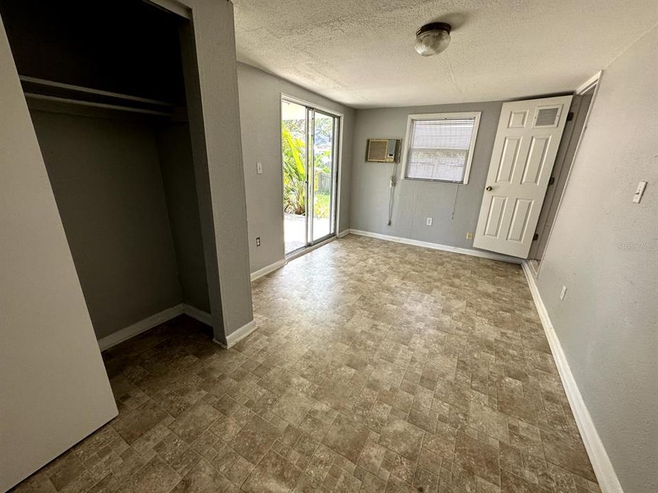 For Rent: $1,799 (2 beds, 1 baths, 755 Square Feet)