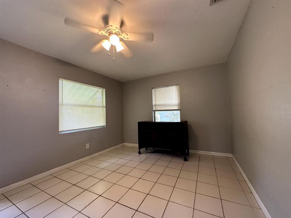 For Rent: $1,799 (2 beds, 1 baths, 755 Square Feet)